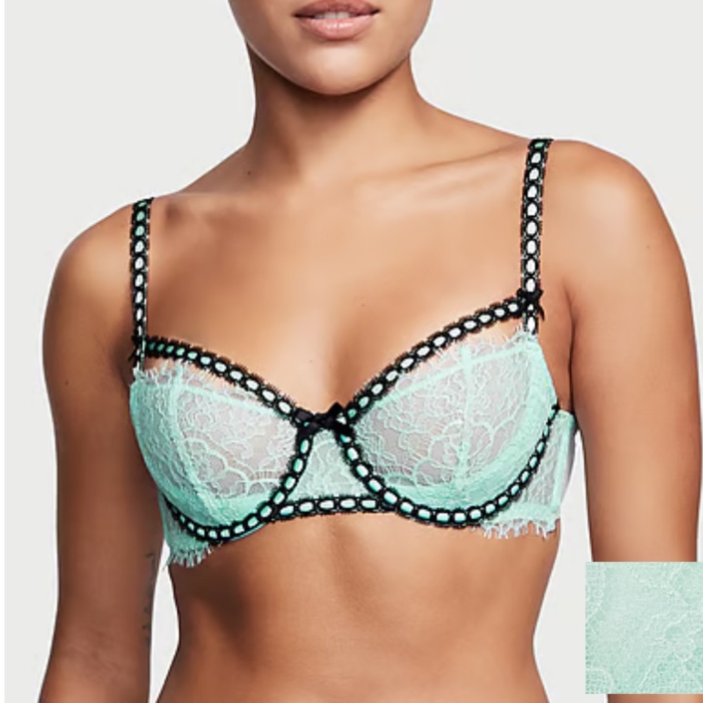 Bra and 3 matching panties